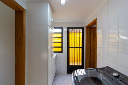 Casa à venda com 210m², 4 quartos e 4 vagas Casa à venda com 210m², 4 quartos e 4 vagasÁrea de Serviço