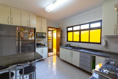 Casa à venda com 210m², 4 quartos e 4 vagas Casa à venda com 210m², 4 quartos e 4 vagasCozinha