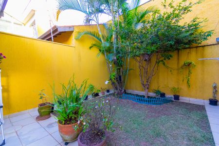 Casa à venda com 210m², 4 quartos e 4 vagas Casa à venda com 210m², 4 quartos e 4 vagasJardim