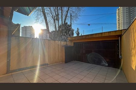 Casa à venda com 210m², 4 quartos e 4 vagas Casa à venda com 210m², 4 quartos e 4 vagasGaragem