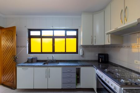 Casa à venda com 210m², 4 quartos e 4 vagas Casa à venda com 210m², 4 quartos e 4 vagasCozinha