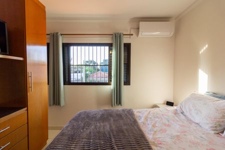 Casa à venda com 210m², 4 quartos e 4 vagas Casa à venda com 210m², 4 quartos e 4 vagas Suíte 1