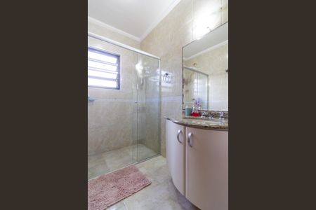 Casa à venda com 210m², 4 quartos e 4 vagas Casa à venda com 210m², 4 quartos e 4 vagasBanheiro da Suíte 2