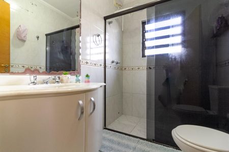 Casa à venda com 210m², 4 quartos e 4 vagas Casa à venda com 210m², 4 quartos e 4 vagasBanheiro Social