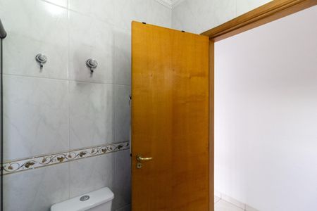 Casa à venda com 210m², 4 quartos e 4 vagas Casa à venda com 210m², 4 quartos e 4 vagasBanheiro Social