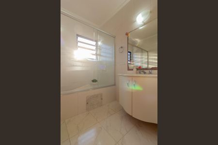 Casa à venda com 210m², 4 quartos e 4 vagas Casa à venda com 210m², 4 quartos e 4 vagasBanheiro da Suíte 1