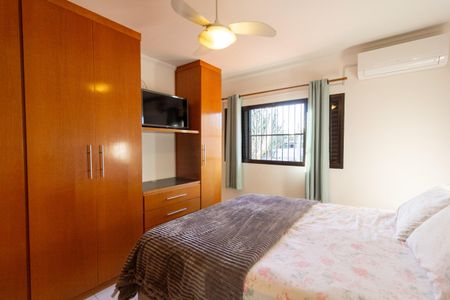 Casa à venda com 210m², 4 quartos e 4 vagas Casa à venda com 210m², 4 quartos e 4 vagas Suíte 1