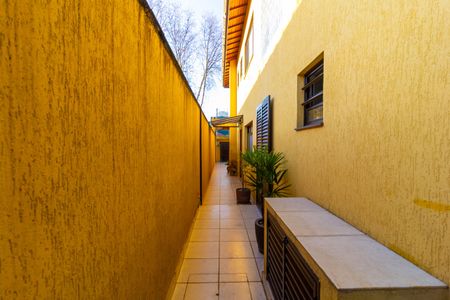 Casa à venda com 210m², 4 quartos e 4 vagas Casa à venda com 210m², 4 quartos e 4 vagasQuintal