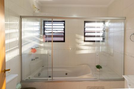 Casa à venda com 210m², 4 quartos e 4 vagas Casa à venda com 210m², 4 quartos e 4 vagasBanheiro da Suíte 1