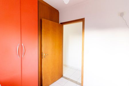 Casa à venda com 210m², 4 quartos e 4 vagas Casa à venda com 210m², 4 quartos e 4 vagasQuarto 1