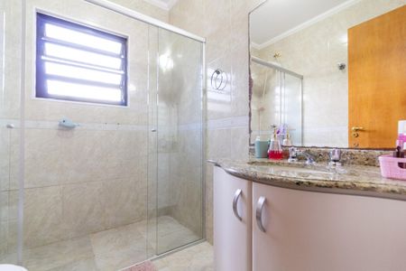 Casa à venda com 210m², 4 quartos e 4 vagas Casa à venda com 210m², 4 quartos e 4 vagasBanheiro da Suíte 2