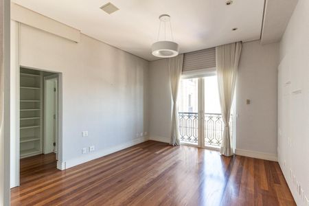 Apartamento à venda com 711m², 5 quartos e 6 vagasSuíte 4