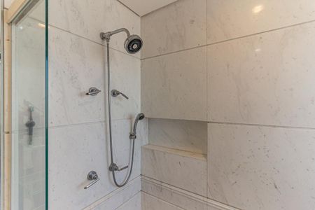 Apartamento à venda com 711m², 5 quartos e 6 vagasBanheiro da Suíte 2