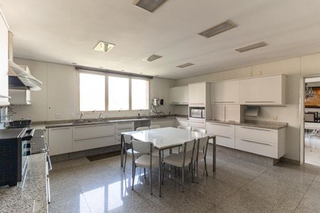 Apartamento à venda com 711m², 5 quartos e 6 vagasCozinha