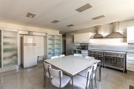 Apartamento à venda com 711m², 5 quartos e 6 vagasCozinha