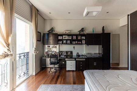 Apartamento à venda com 711m², 5 quartos e 6 vagasSuíte 2