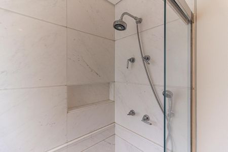 Apartamento à venda com 711m², 5 quartos e 6 vagasBanheiro da Suíte 1