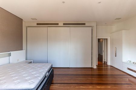 Apartamento à venda com 711m², 5 quartos e 6 vagasSuíte 1