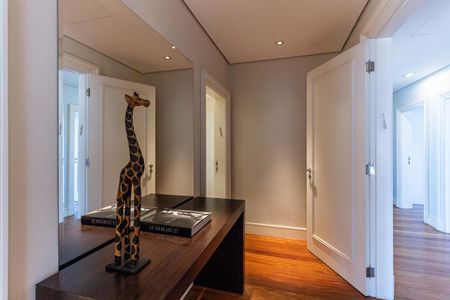 Apartamento à venda com 711m², 5 quartos e 6 vagasSuíte 1