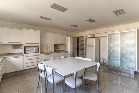 Apartamento à venda com 711m², 5 quartos e 6 vagasCozinha