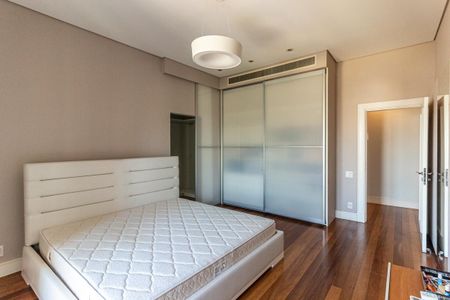 Apartamento à venda com 711m², 5 quartos e 6 vagasSuíte 3