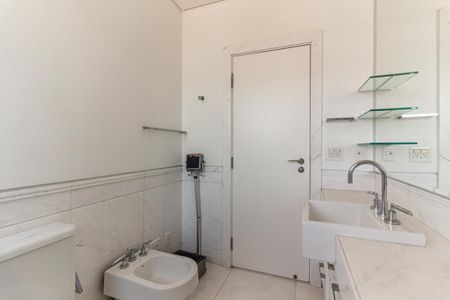 Apartamento à venda com 711m², 5 quartos e 6 vagasBanheiro da Suíte 3
