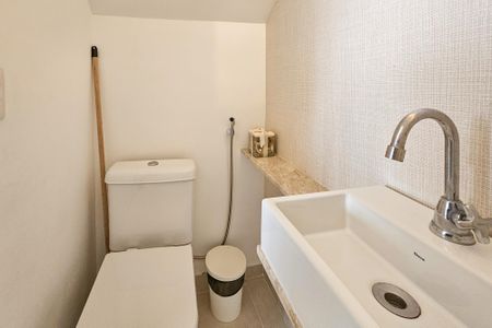 Apartamento para alugar com 81m², 2 quartos e 2 vagasBanheiro Social