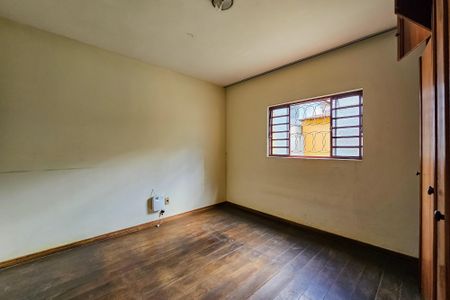 Casa à venda com 458m², 3 quartos e 6 vagas Casa à venda com 458m², 3 quartos e 6 vagasQuarto 3