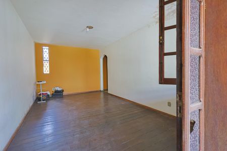 Casa à venda com 458m², 3 quartos e 6 vagas Casa à venda com 458m², 3 quartos e 6 vagasSala