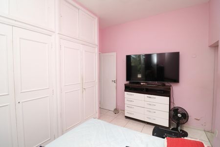 Casa à venda com 240m², 5 quartos e 3 vagasSuíte