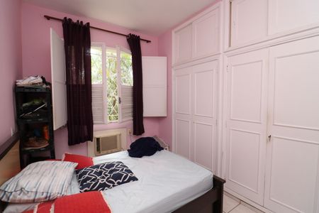 Casa à venda com 240m², 5 quartos e 3 vagasSuíte