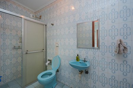 Casa à venda com 310m², 3 quartos e 2 vagasBanheiro de serviço