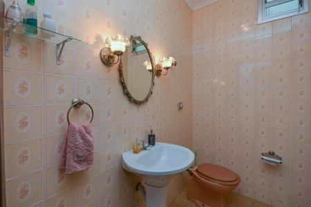 Casa à venda com 310m², 3 quartos e 2 vagasLavabo