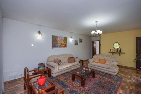 Casa à venda com 310m², 3 quartos e 2 vagasSala