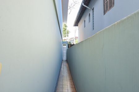 Casa à venda com 310m², 3 quartos e 2 vagasCorredor Externo