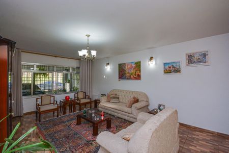 Casa à venda com 310m², 3 quartos e 2 vagasSala