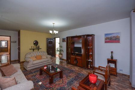 Casa à venda com 310m², 3 quartos e 2 vagasSala