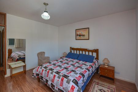 Casa à venda com 310m², 3 quartos e 2 vagasSuite 