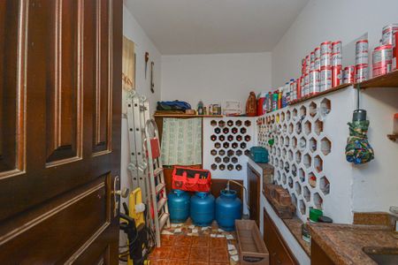 Casa à venda com 310m², 3 quartos e 2 vagasAdega