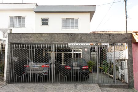 Casa à venda com 156m², 3 quartos e 3 vagas Casa à venda com 156m², 3 quartos e 3 vagasFachada