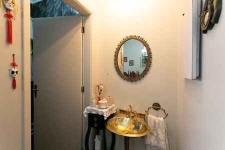 Casa à venda com 156m², 3 quartos e 3 vagas Casa à venda com 156m², 3 quartos e 3 vagasLavabo