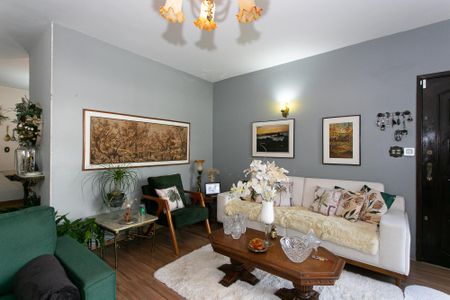 Casa à venda com 156m², 3 quartos e 3 vagas Casa à venda com 156m², 3 quartos e 3 vagasSala