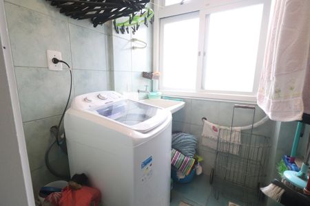 Apartamento à venda com 77m², 2 quartos e 1 vagaCozinha e Área de Serviço