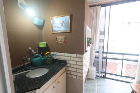 Apartamento à venda com 77m², 2 quartos e 1 vagaSacada