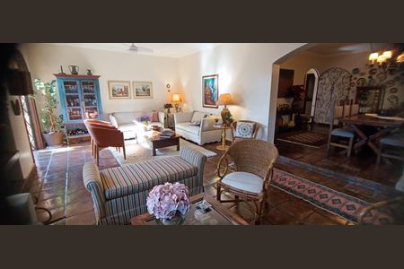 Casa à venda com 300m², 3 quartos e 3 vagasSala