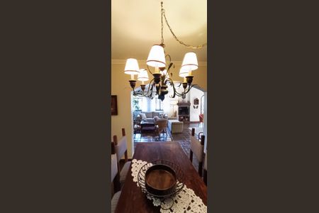 Sala de casa à venda com 3 quartos, 300m² em Jardim Leonor, São Paulo