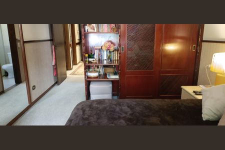 Casa à venda com 300m², 3 quartos e 3 vagasSuíte