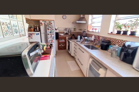 Casa à venda com 300m², 3 quartos e 3 vagasCozinha