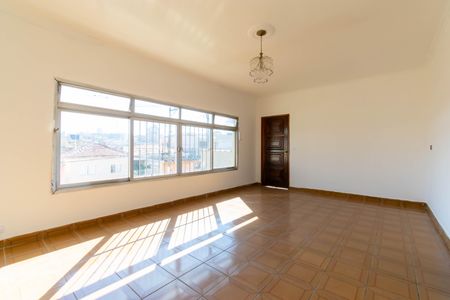 Casa à venda com 243m², 3 quartos e 8 vagasSala