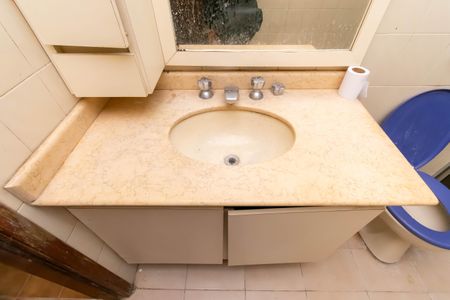 Casa à venda com 243m², 3 quartos e 8 vagasBanheiro Social